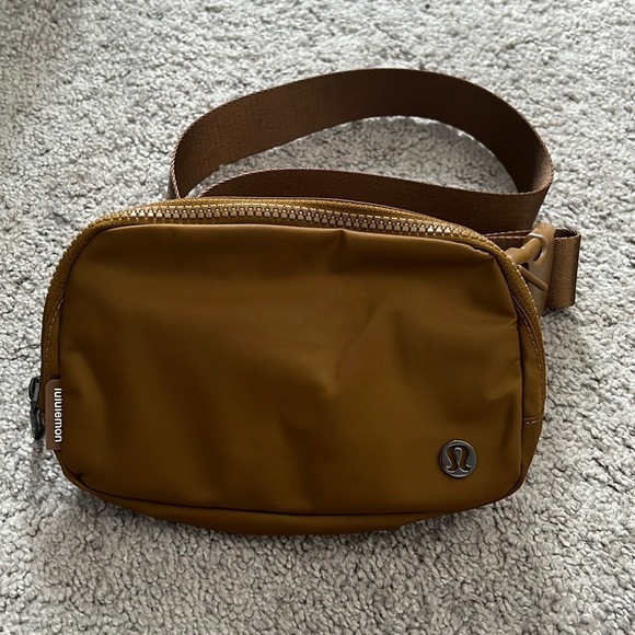 lululemon athletica Handbags - Lululemon belt bag